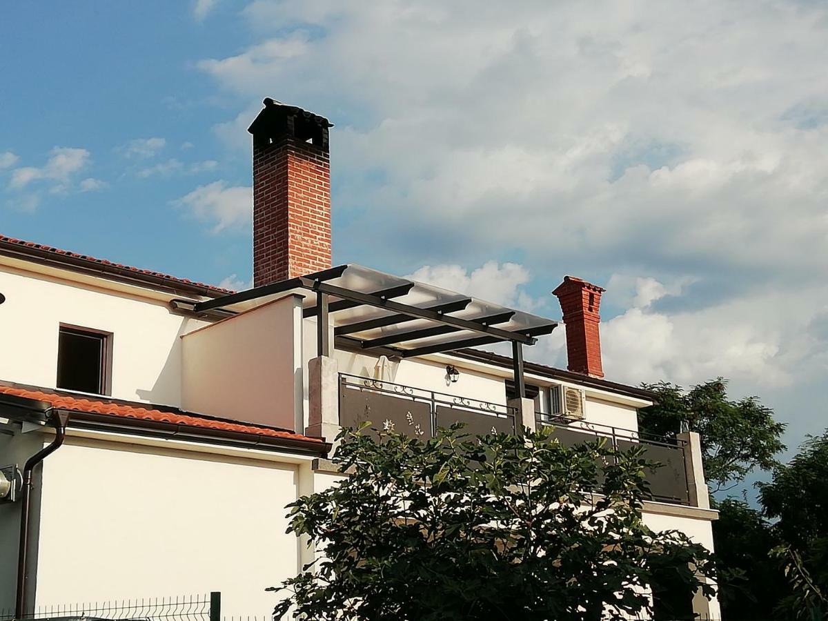 Apartmani Roberta Jurdani エクステリア 写真