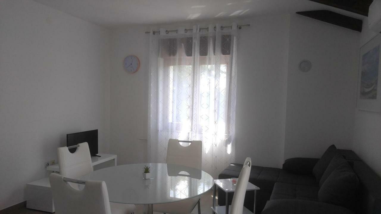 Apartmani Roberta Jurdani エクステリア 写真