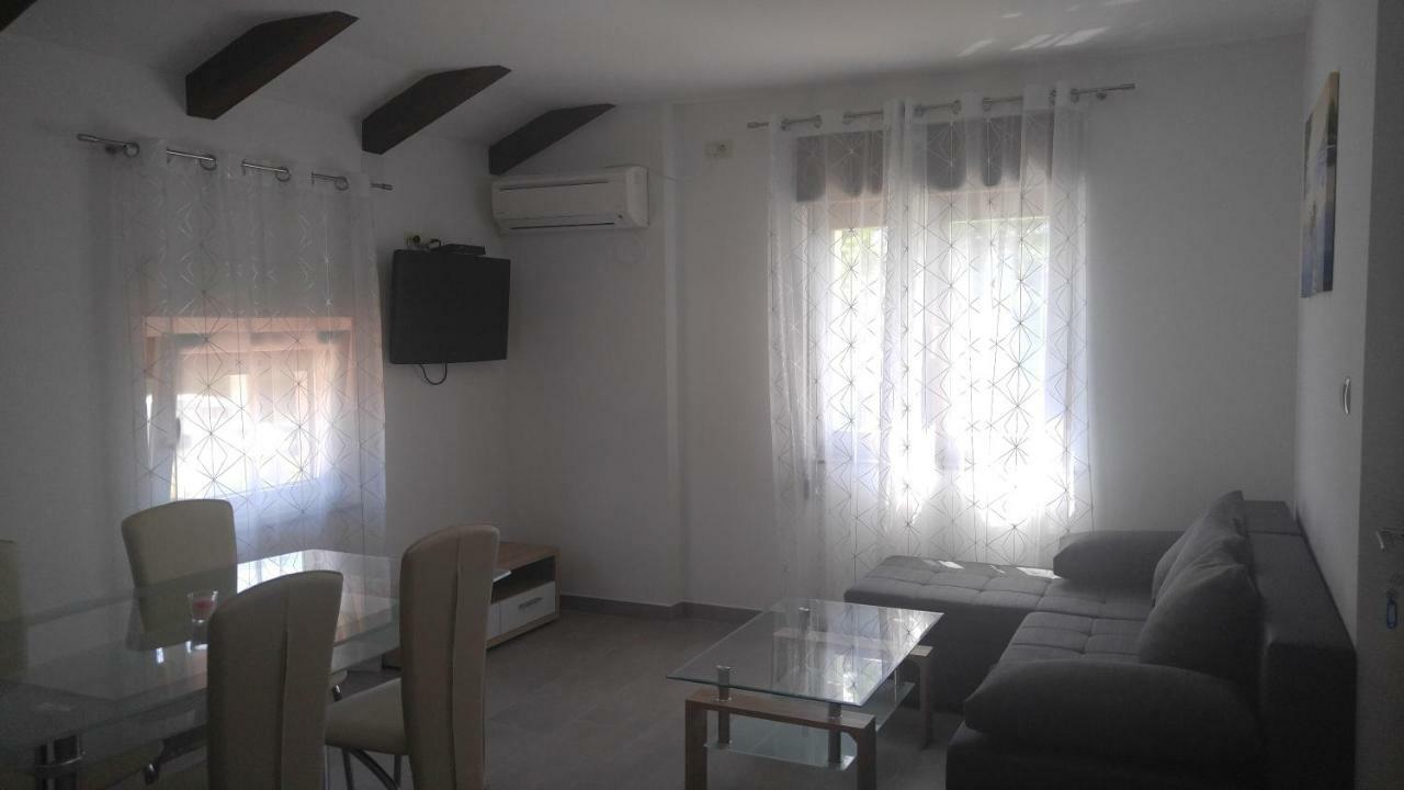 Apartmani Roberta Jurdani エクステリア 写真